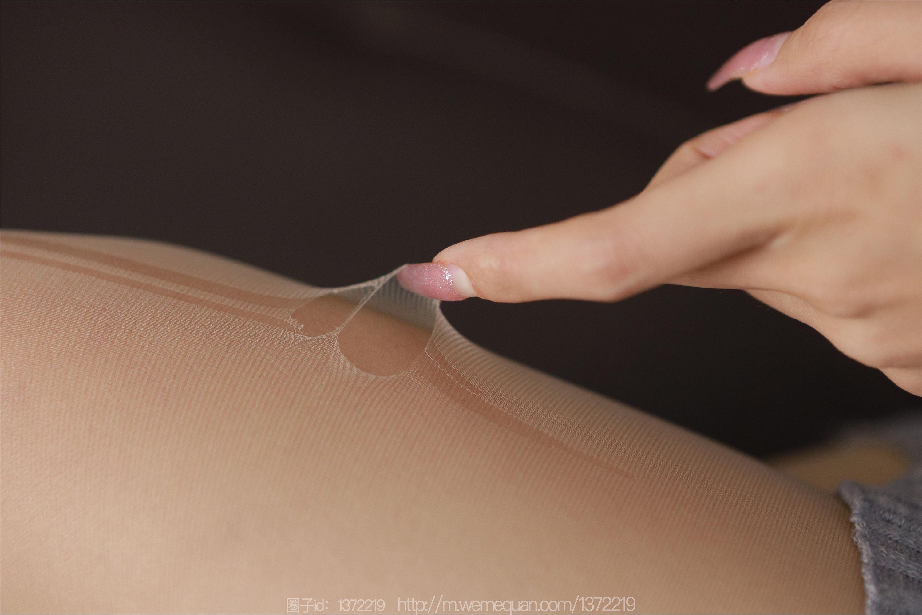 IESS异思趣向  2023.03.14 丝享家 1390 美子《纽扣包臀裙》